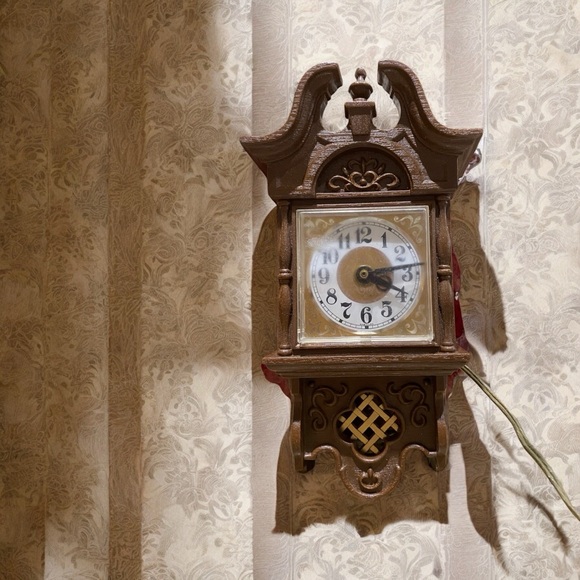 Vintage Spartus Wall Clock - Picture 1 of 7